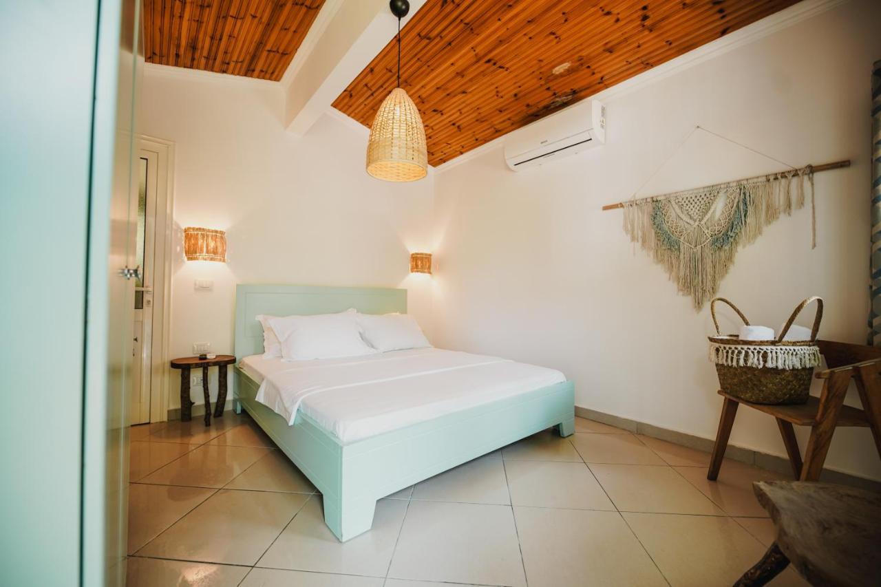 Drymades Adults Only 4*